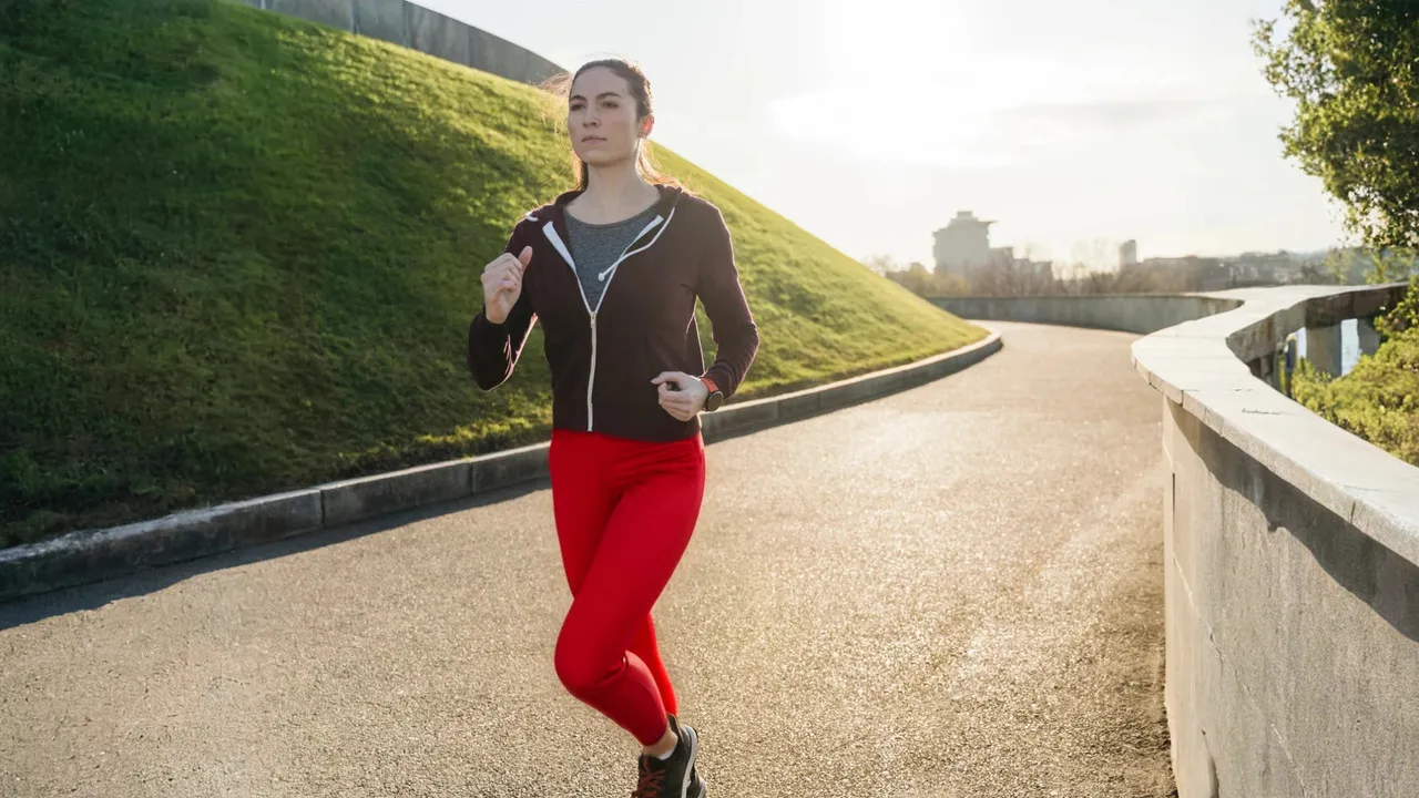 Cos'è il Power Walking, la camminata veloce, i benefici e come si pratica