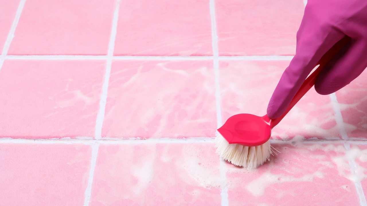 Come pulire le fughe delle piastrelle con dei trucchi e accorgimenti semplici